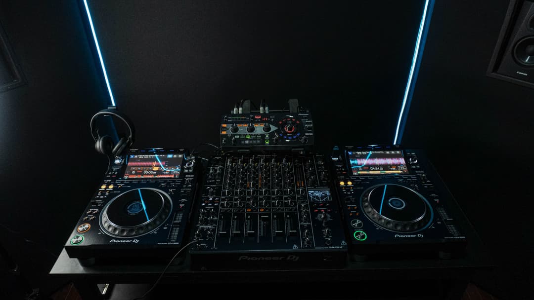 Estudio DJ image 1